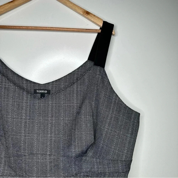 Torrid Grey Chevron Ponte Peplum Tank Size 4X - Picture 4 of 8